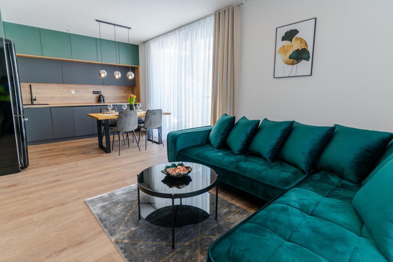 Liptovský Mikuláš Avocado Apartment Victory Port מראה חיצוני תמונה